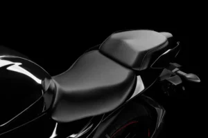 GIXXER SF 150 ABS sillin doble nivel